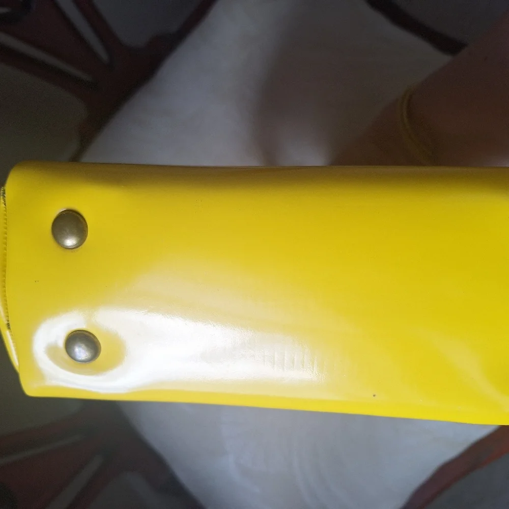 Vintage 60's Preloved Yellow Handbag with Plastic Handles - Picture 5 of 7